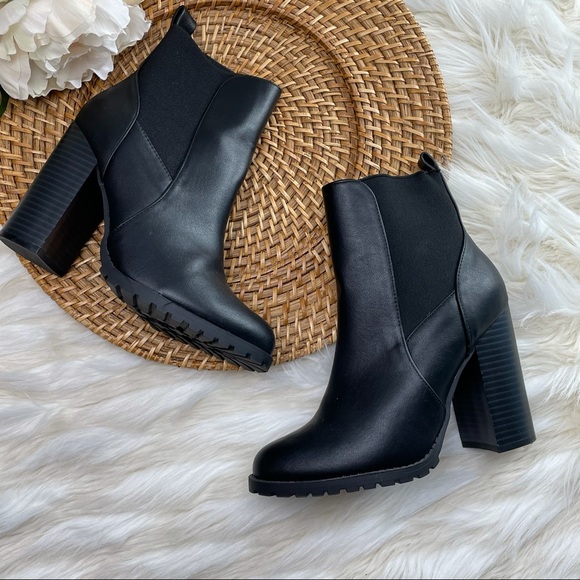 Forever 21 Shoes - Forever21 Black High Heeled Boots Sz 6